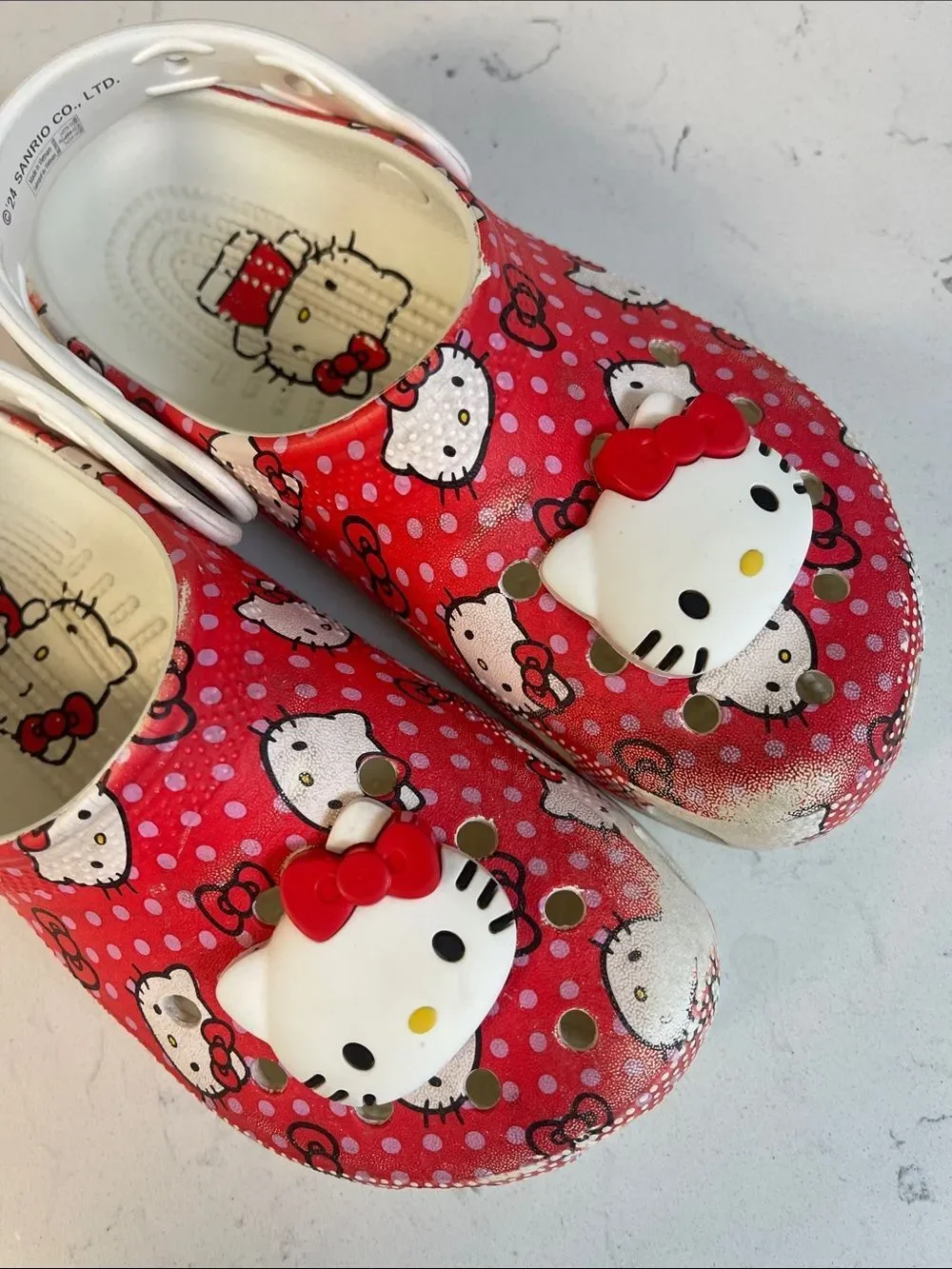 Crocs GIRLS - KID HELLO KITTY CLASSIC Size 3 Junior Hello Kitty X Crocs 210576